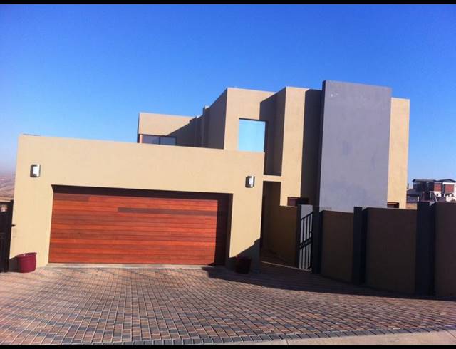 3 BEDROOM HOUSE FOR SALE IN ROOIHUISKRAAL NORTH